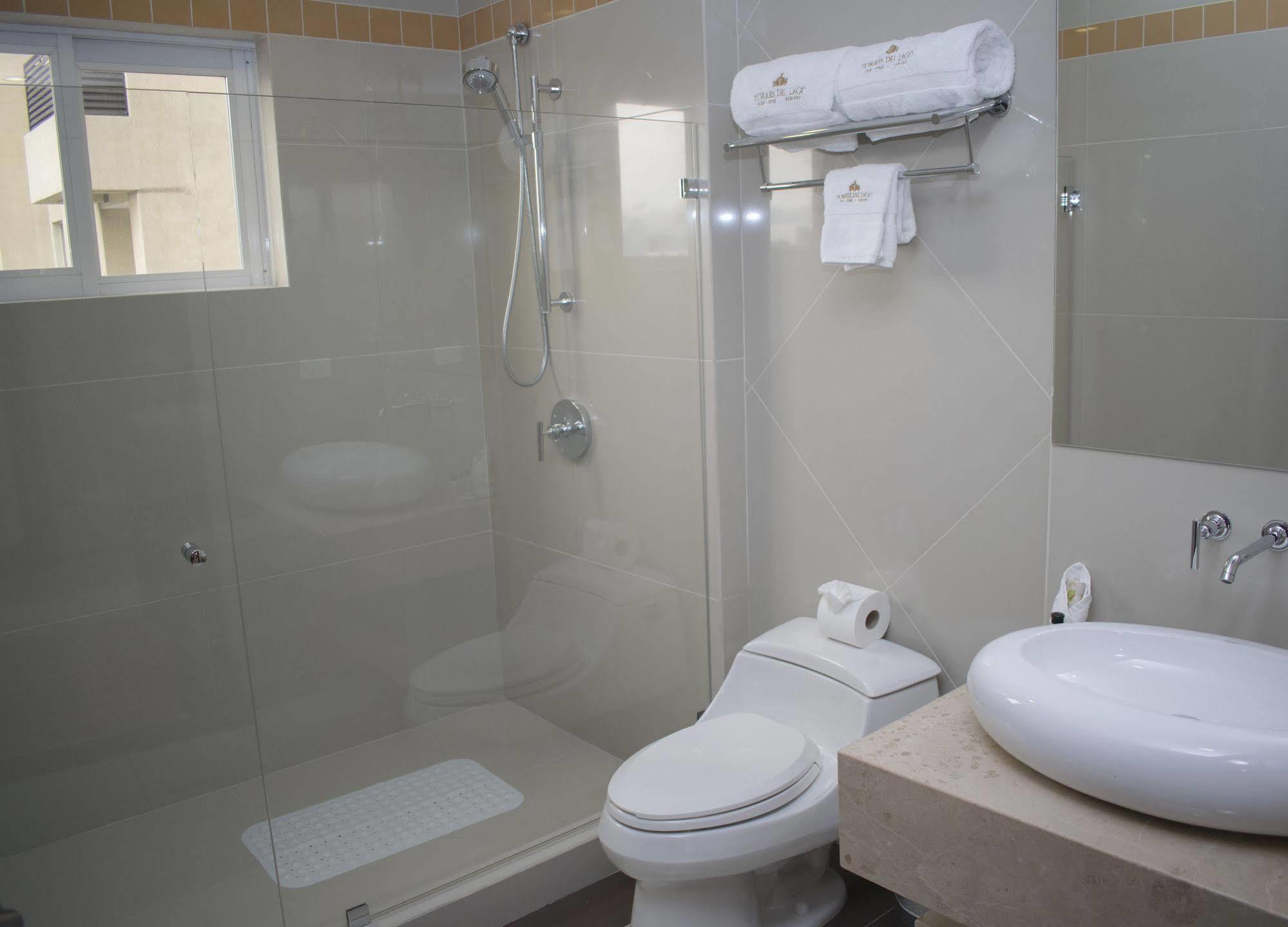Torres Del Lago Suites And Apartments San José Extérieur photo